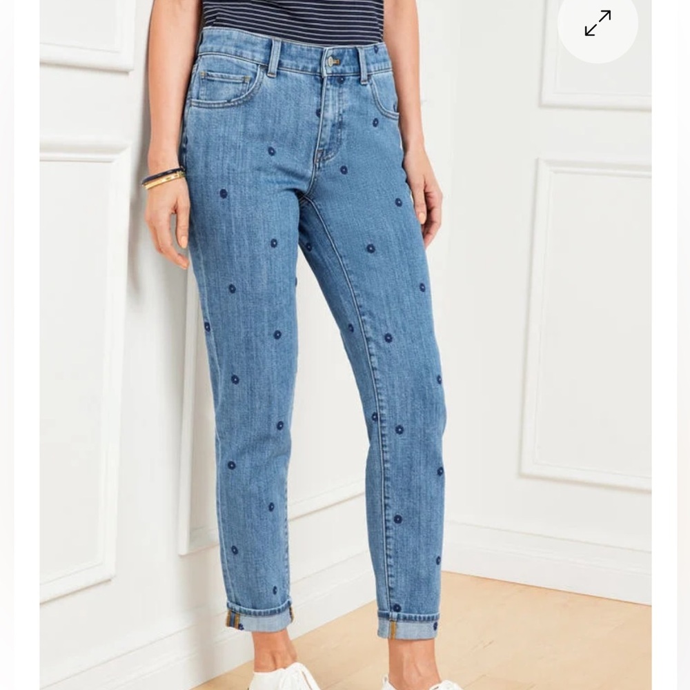 Talbots Rolling Ditsy Everyday Relaxed
Jeans Napa Wash Size 10. EUC